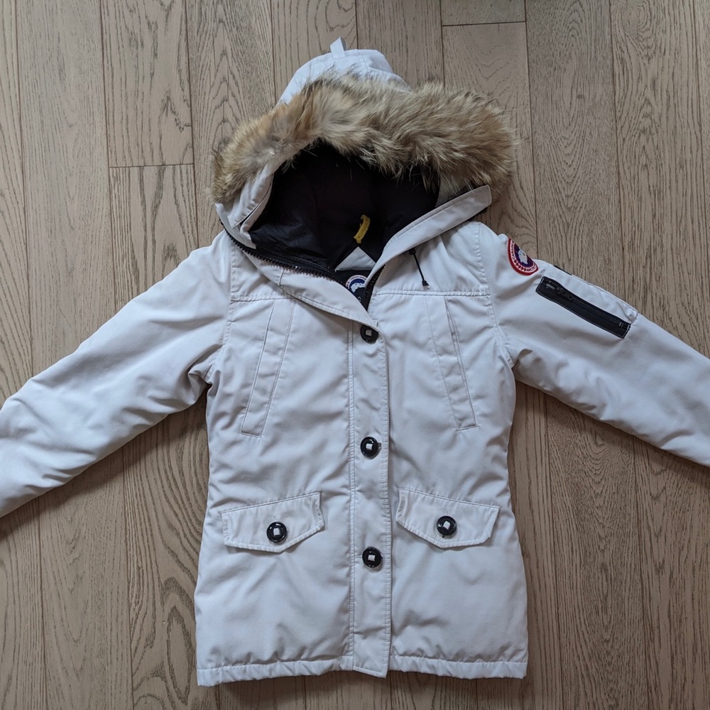 Women’s Canada goose white montebello parka